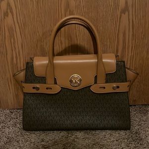 Brand new MK purse with tags and wristlet.